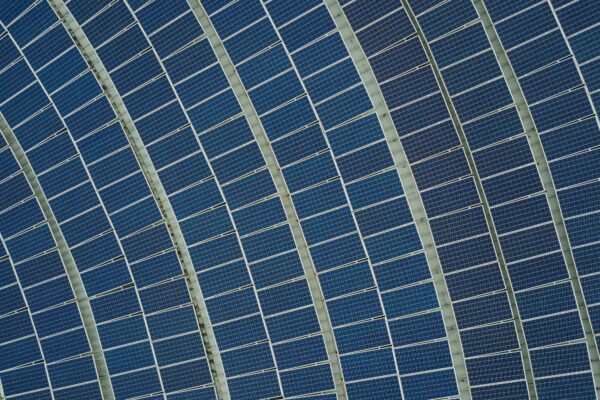 Dampak Lingkungan Panel Surya dan Energi Hijau